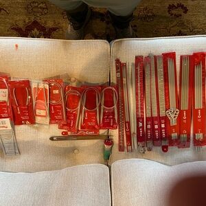 Aero 13 sets of straight Knitting needles and 9 circular twin needles
